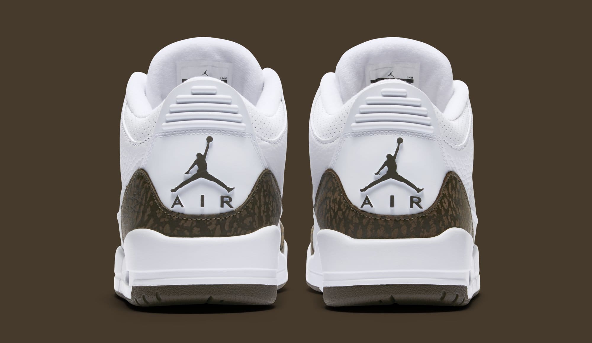 Air Jordan 3 &#x27;Mocha&#x27; White/Chrome-Dark Mocha 136064-122 (Heel)