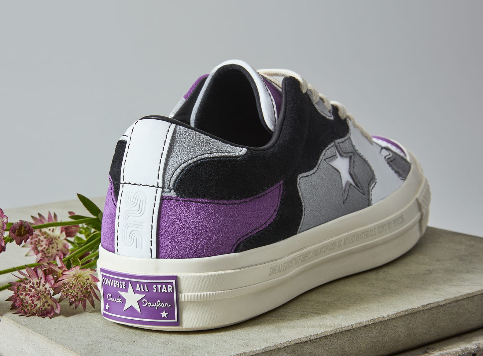 Sneakersnstuff x Converse One Star &#x27;Deep Lavender&#x27; (Heel)