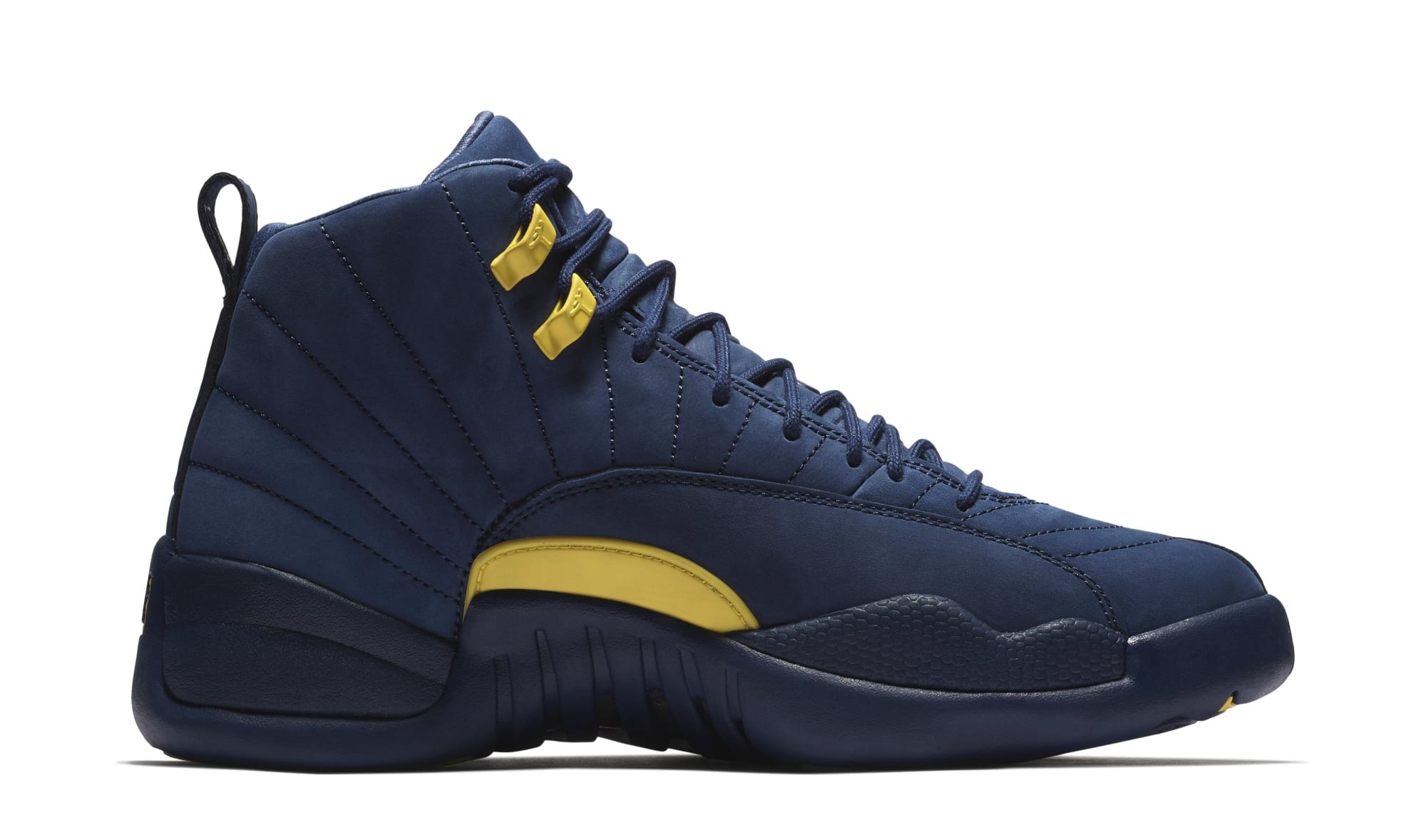 Air Jordan 12 &#x27;Michigan&#x27; BQ3180-407 (Medial)