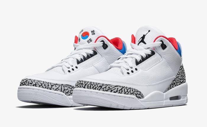 Air Jordan 3 Seoul AV8370-100 Pair