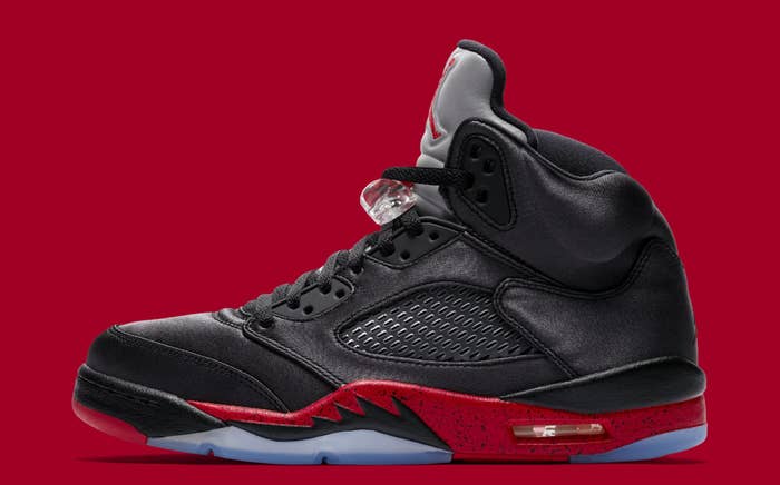 Air Jordan 5 Retro &#x27;Black/University Red&#x27; 136027-006 (Lateral)