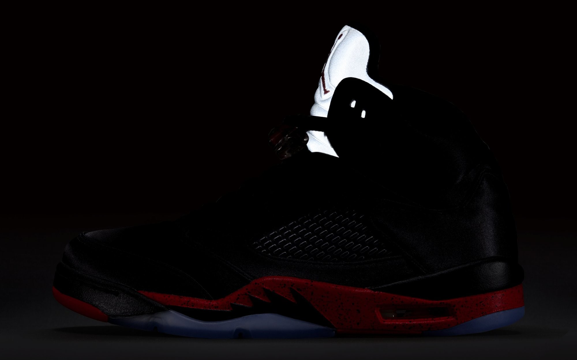 Air Jordan 5 Retro &#x27;Black/University Red&#x27; 136027-006 (Reflective)