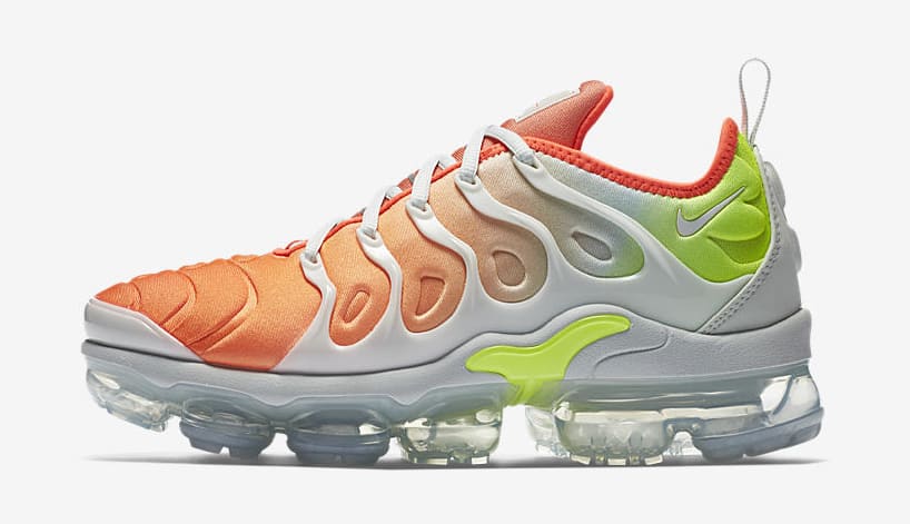 Nike Air VaporMax Plus &#x27;Barely Grey/Total Crimson&#x27; AO4550-003 (Lateral)