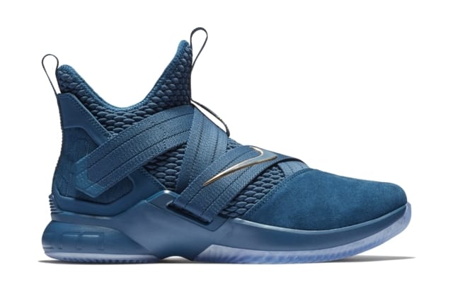 Nike LeBron Soldier 12 &#x27;Agimat&#x27; AO4054-500 (Lateral 2)