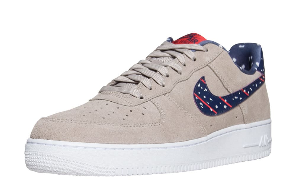 Nike Air Force 1 Low &#x27;Moon Landing&#x27; AQ0556-200 (Lateral)