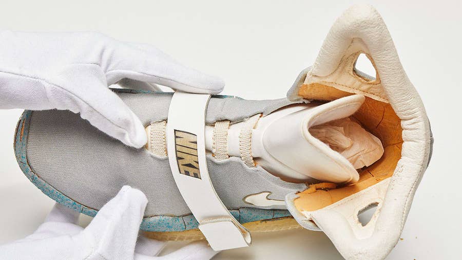 Ontaarden Derde Dressoir A Single Nike Sneaker Sold For Over $90,000 | Complex