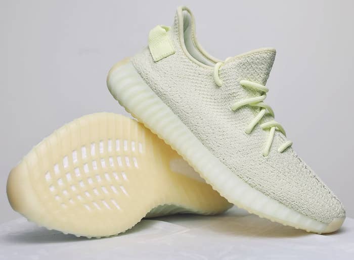 familia real aceptar pavimento The Best Look Yet at 'Butter' Yeezy Boost 350 V2s | Complex