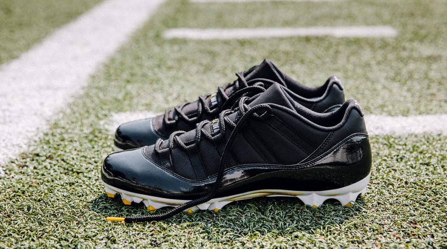 Bobby wagner jordan 1 top cleats