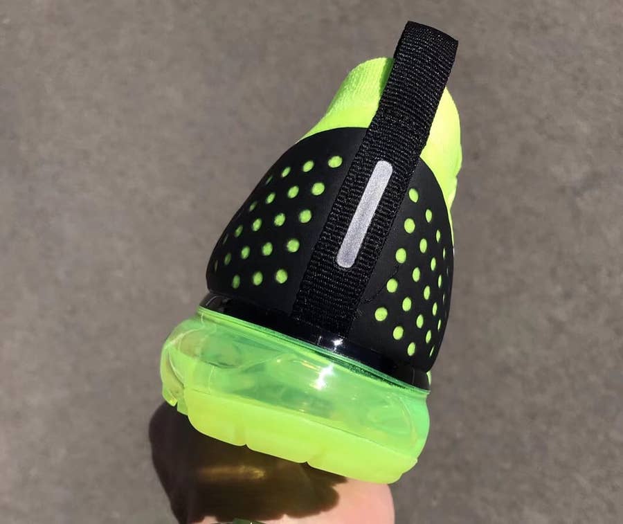 Air vapormax flyknit 2 sale volt/white/black