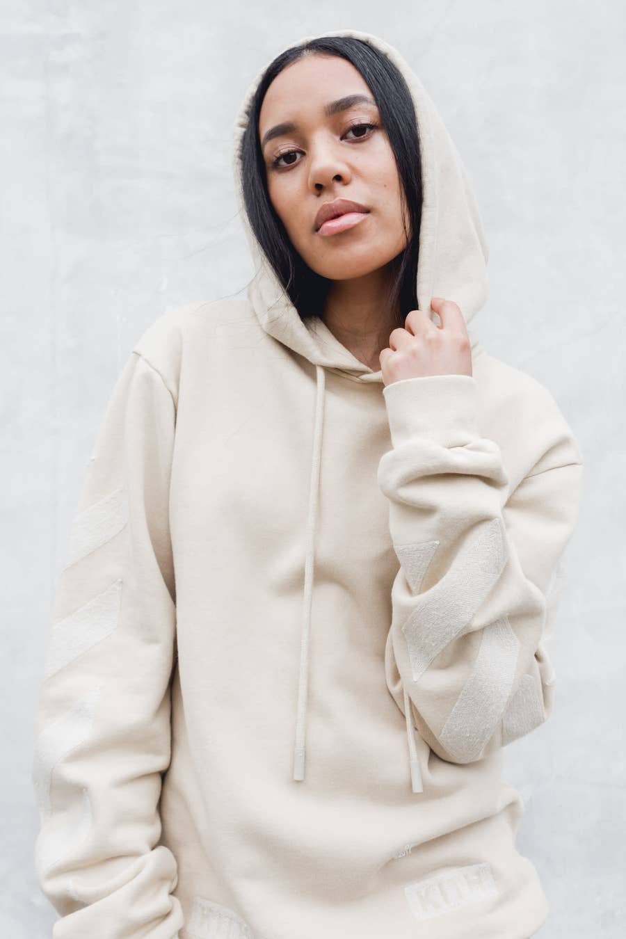 Kith off hotsell white hoodie