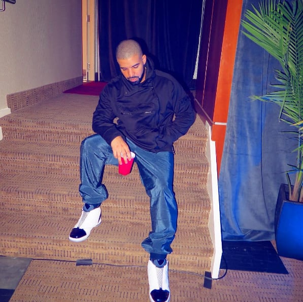 This is Drake&#x27;s Instagram of him sitting on stairs.