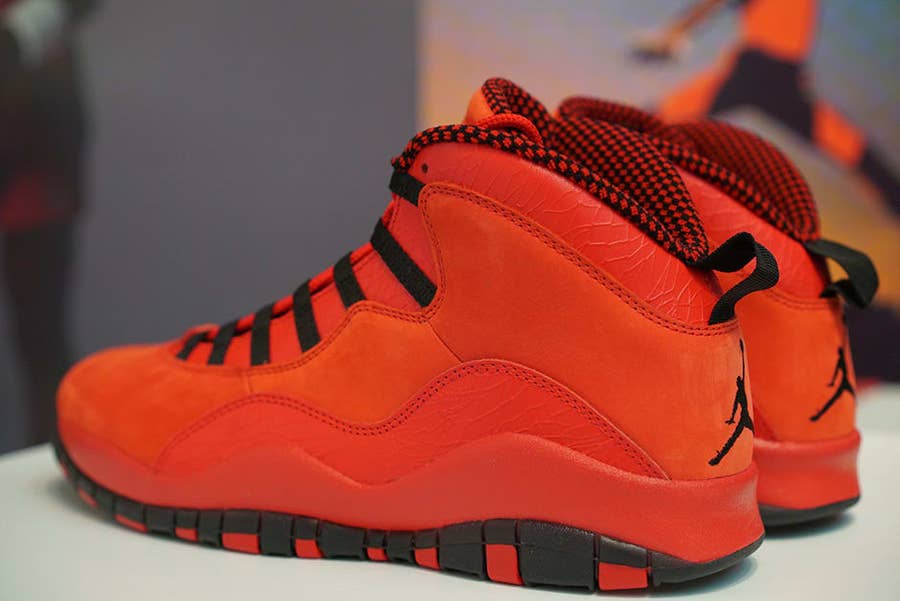 Retro 10 red best sale and black
