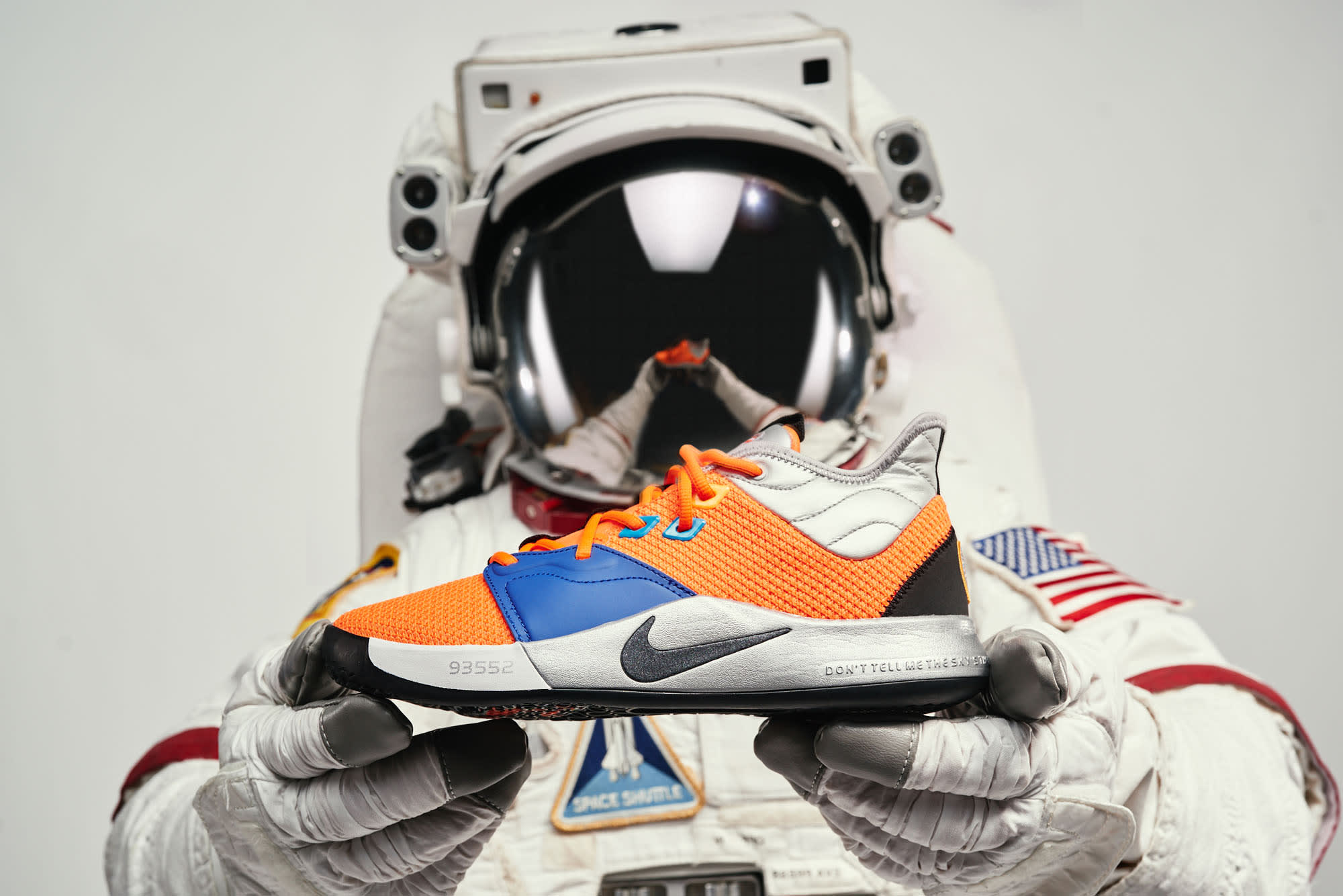 Nike PG 3 NASA Release Date CI2666-800 Astronaut Hands