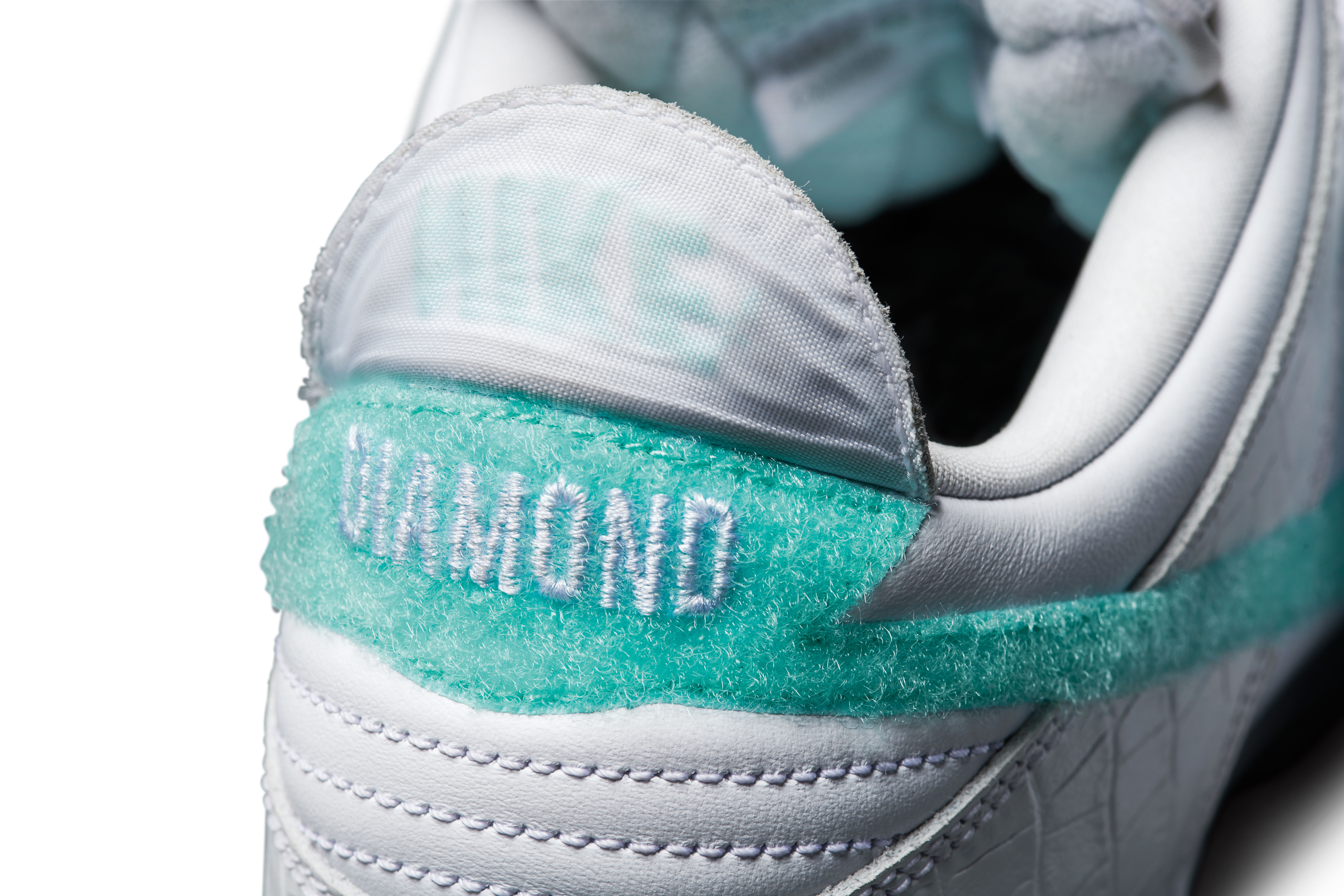 Diamond Supply Co. x Nike SB Dunk Low &#x27;White&#x27; (Heel)