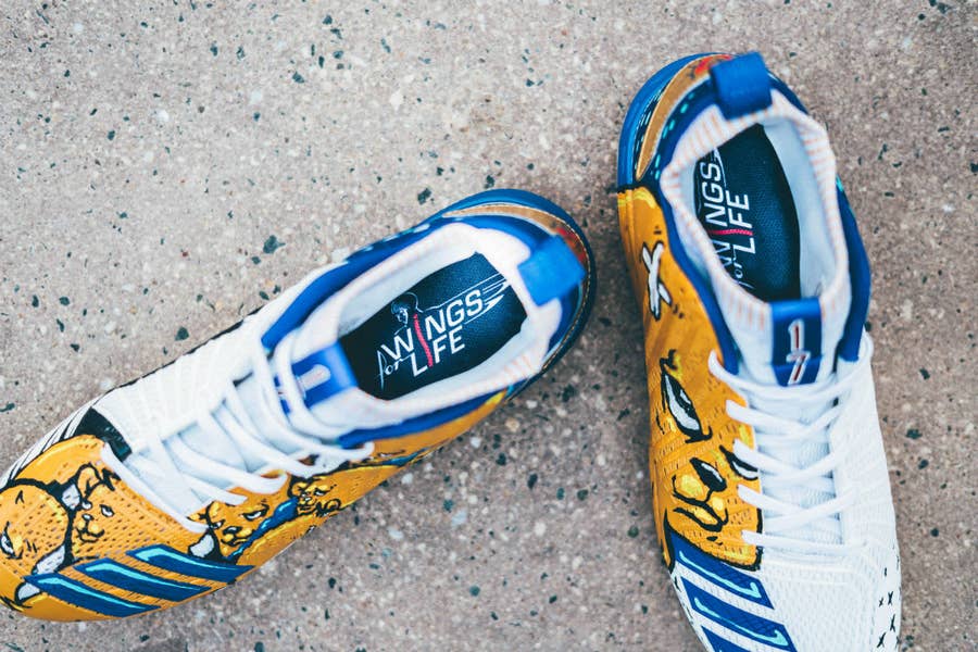 Kris Bryant s Custom Adidas Cleats Support Spinal Cord Injury