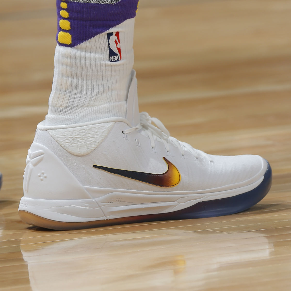 Isaiah Thomas Nike Kobe A.D. Mid Lakers PE