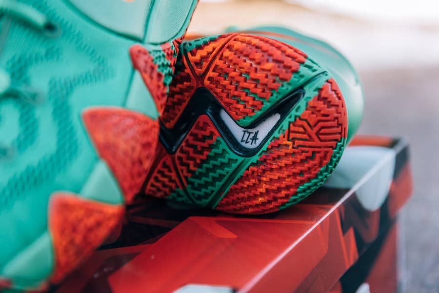 Christmas hotsell kyrie 4