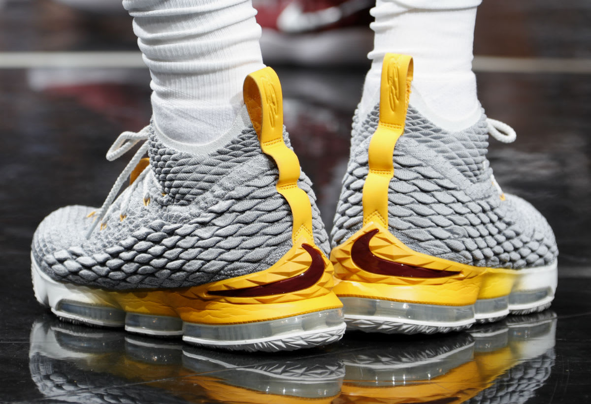 LeBron James Nike LeBron 15 Grey/Yellow PE Heel