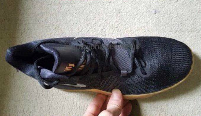 Nike Kyrie Budget Sneaker Black Gum