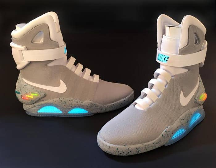 Auto-Lacing Nike Mag Auction (2)