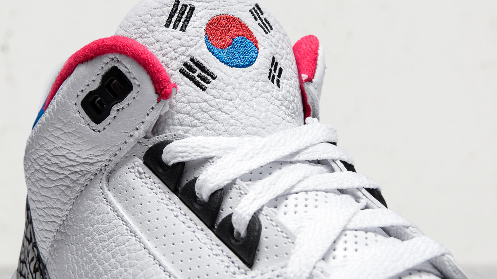 Air Jordan 3 &#x27;Seoul&#x27; (Tongue)