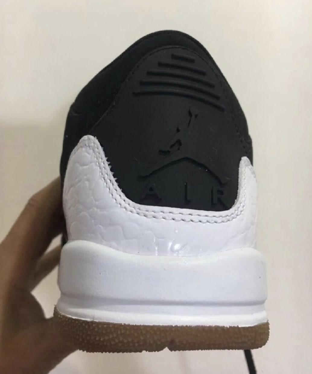 Jordan 3 black deals white gum