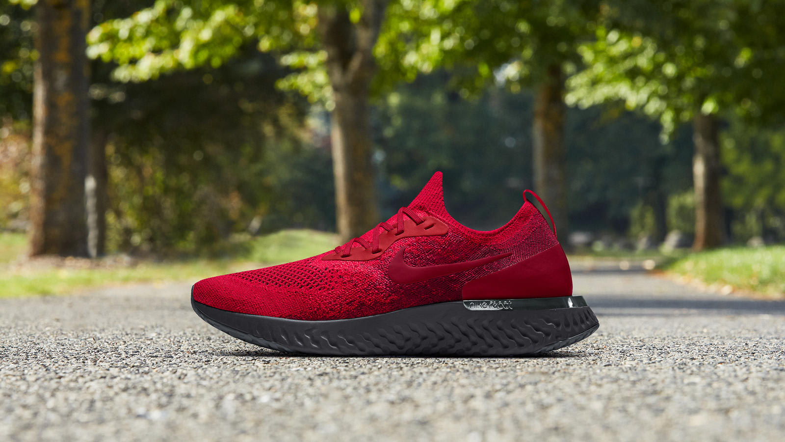 Nike epic react store flyknit red running shoes