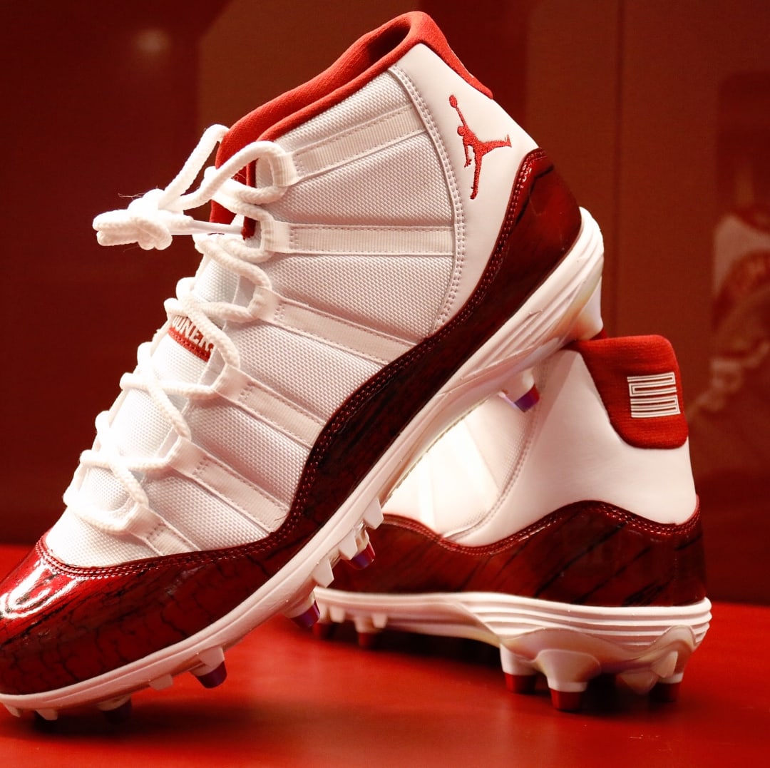 air-jordan-11-oklahoma-sooner-foot-ball-pe