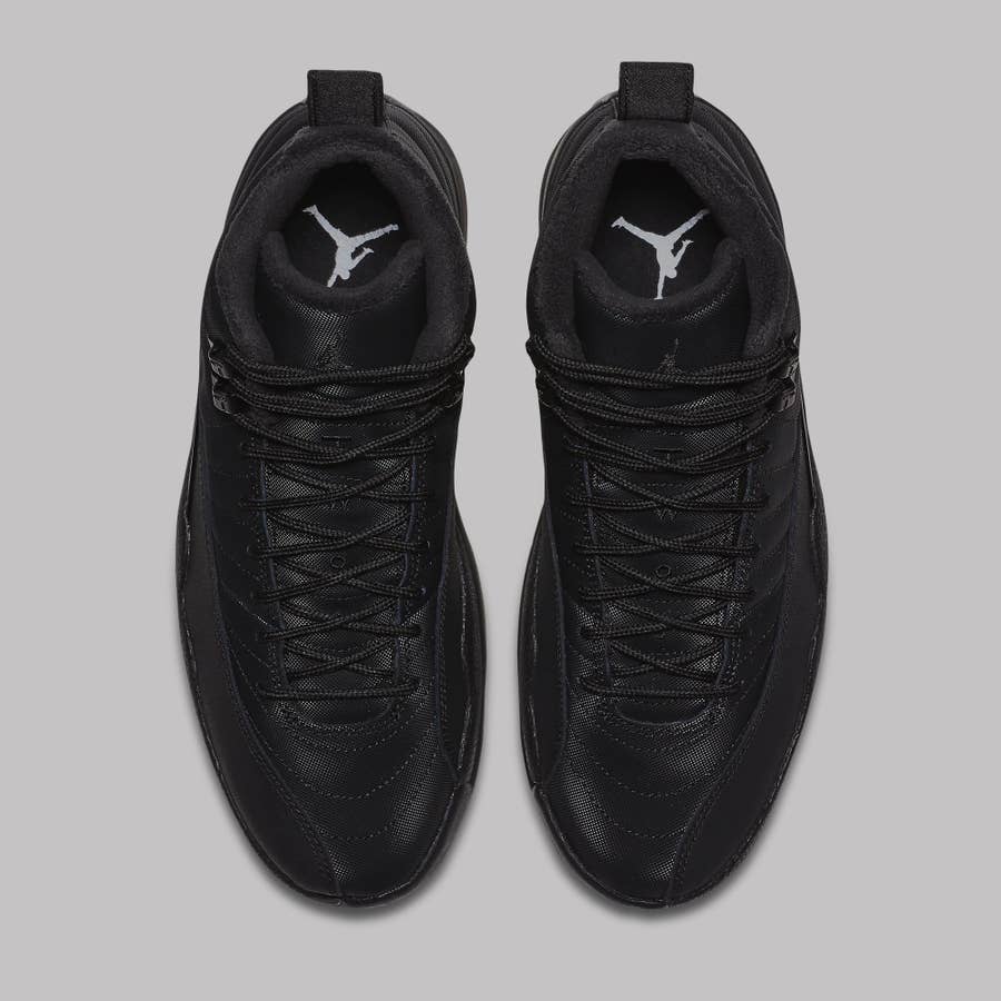 Air jordan 12 top winterized black grade school