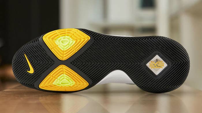 Nike Kyrie 3 N7 Release Date Sole 899355-117