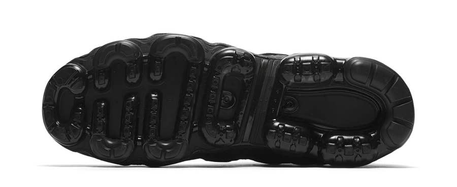 Nike vapormax flyknit utility in triple black discount
