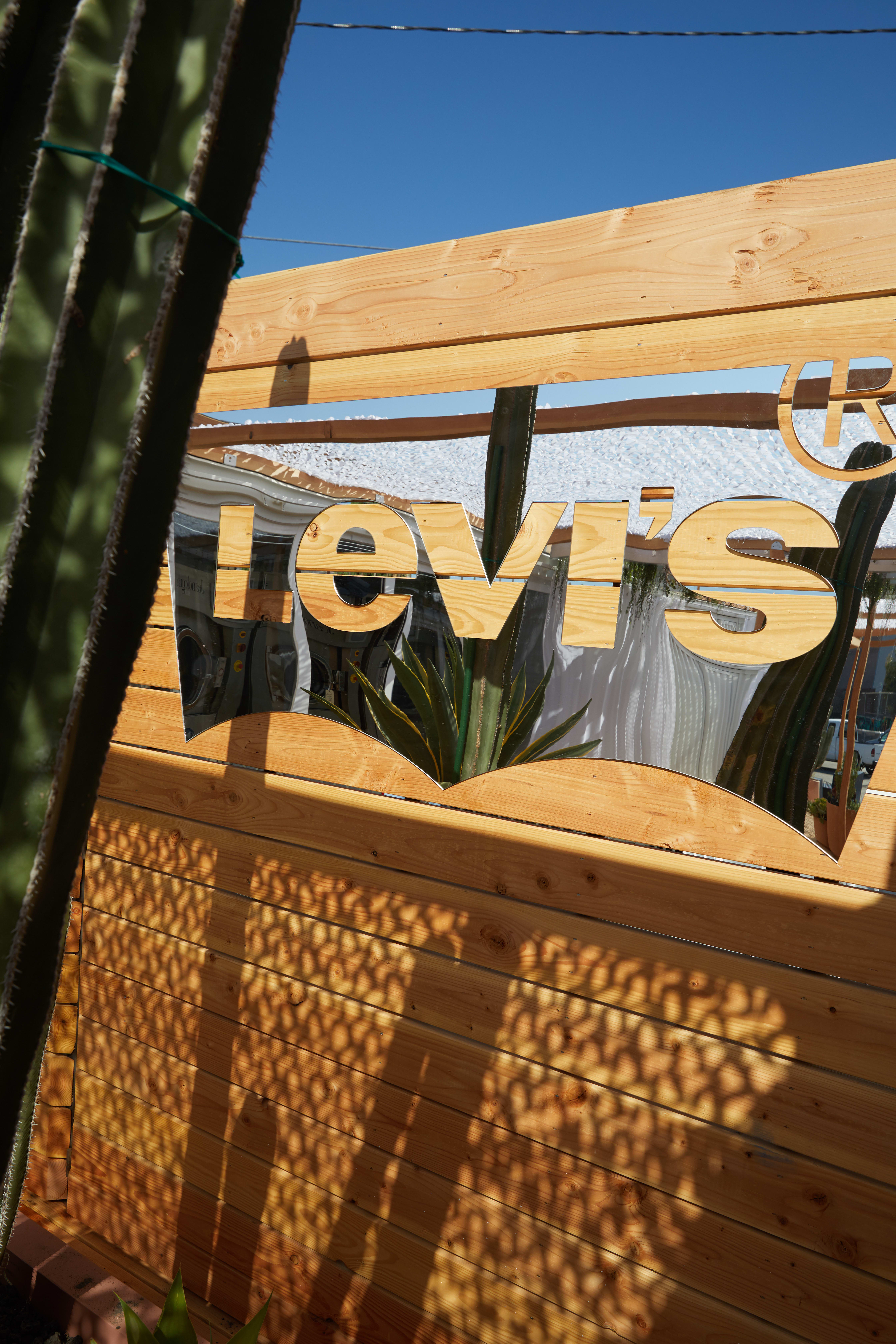 Introducing Levi’s(R) customization studio with Project F.L.X. Technology