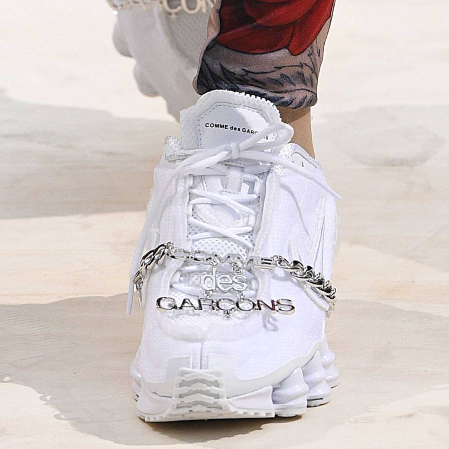 aantrekkelijk Toneelschrijver Uitbreiden Comme des Garcons x Nike Shox Debuts During Paris Fashion Week | Complex