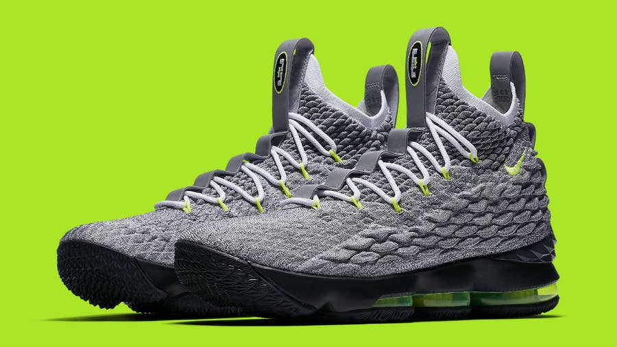 Foot locker shop lebron 15