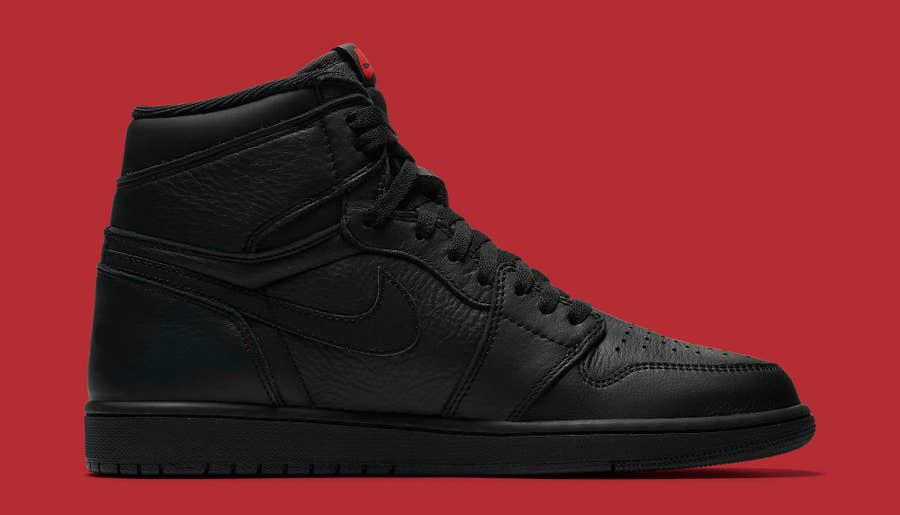 All black deals jordan 1s