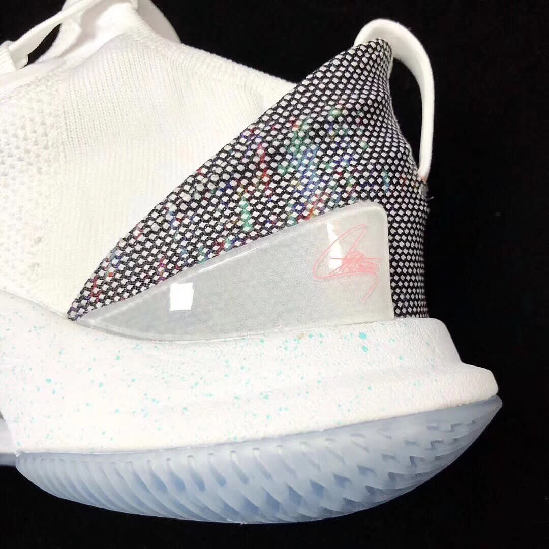 Under Armour Curry 5 (Heel Detail)