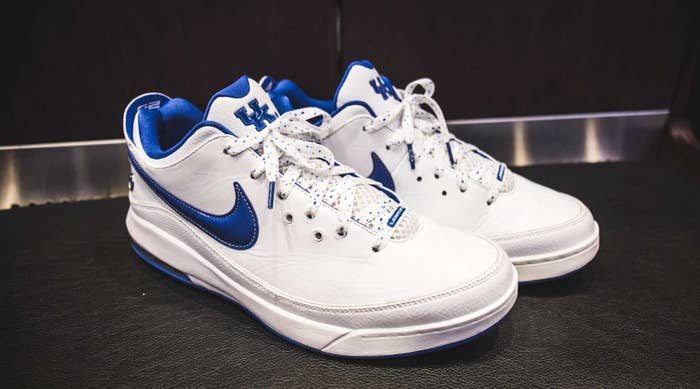 Nike LeBron 7 Low Kentucky Wildcats PE