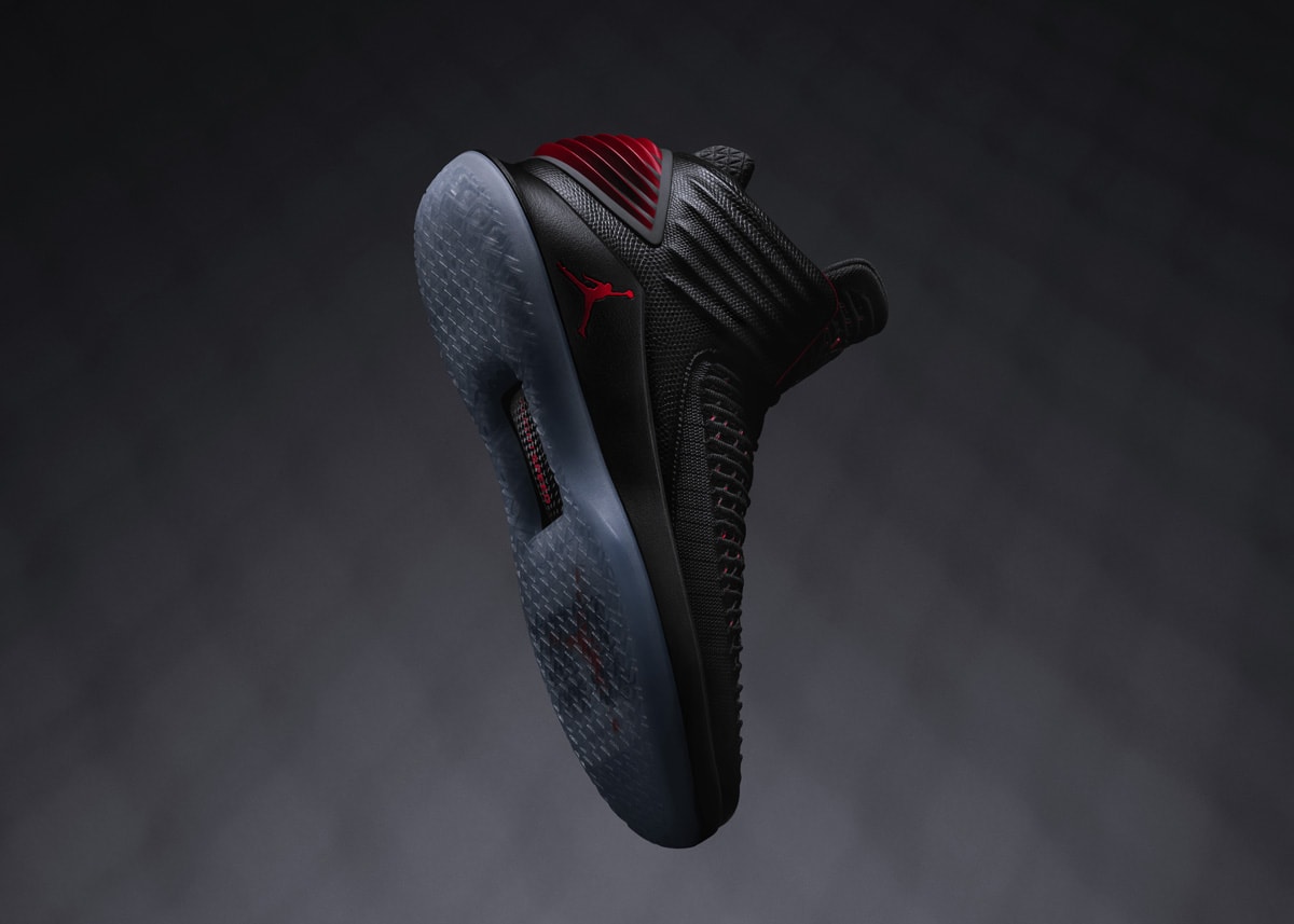 Air Jordan 32 Bred