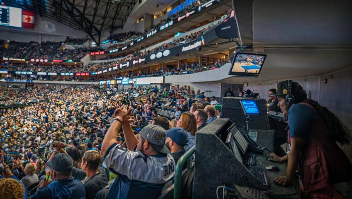 DJ Poizon Ivy Dallas Mavericks