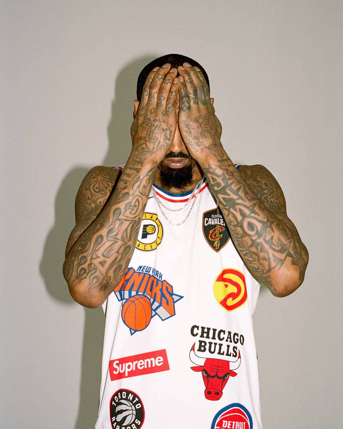 Arne lluvia Chicle J.R. Smith Helps Supreme Unveil Logo-Covered Nike x NBA Uniform  Collaboration | Complex