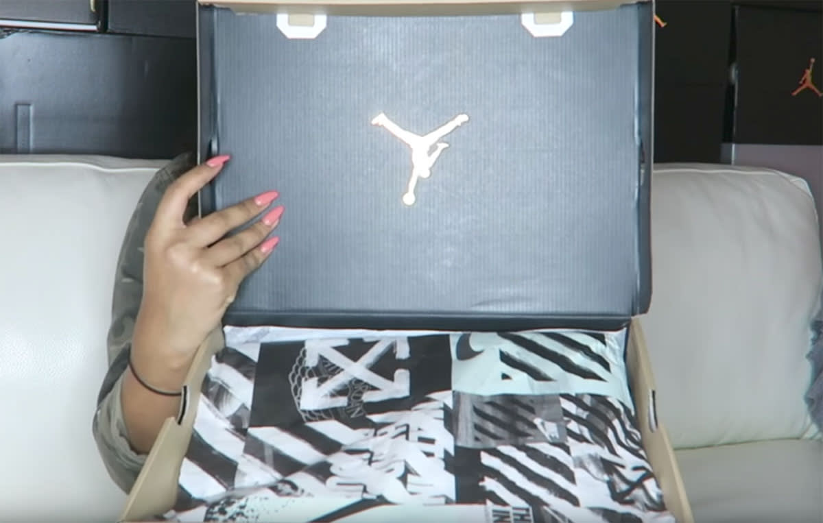 🎬 What Are These??!! Off White Louis Vuitton Jordan 1 Custom w/ Suitcase  Shoebox 