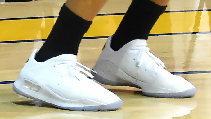 Stephen Curry Under Armour Curry 4 Low Chef White (4)