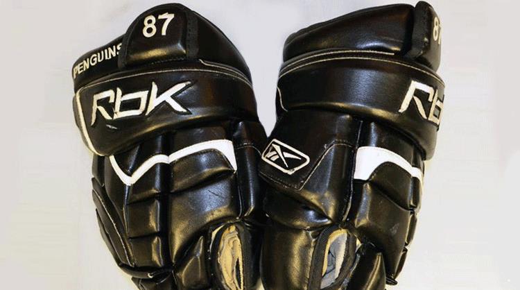 Sidney Crosby’s Stanley Cup gloves from 2009.