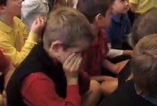 A child at Bondi Public School rubs his eyes in Malcolm Turnbull&#x27;s visit
