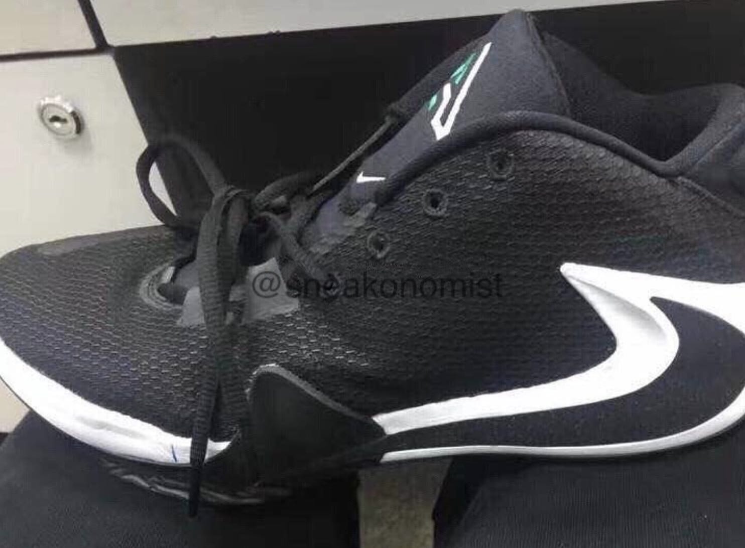 Giannis antetokounmpo signature deals shoe release date