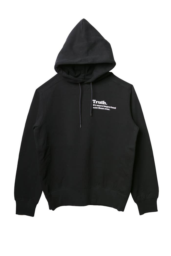 sacai-fw-2018-nyt-black-front-hoodie