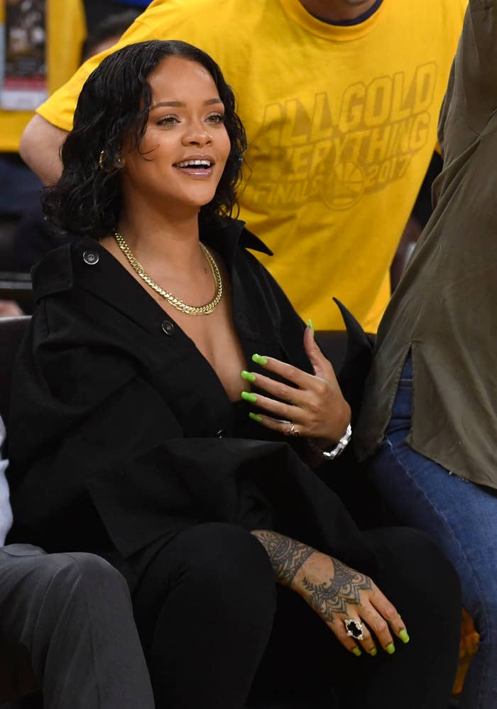Rihanna NBA Finals Game 1 2017 Vertical