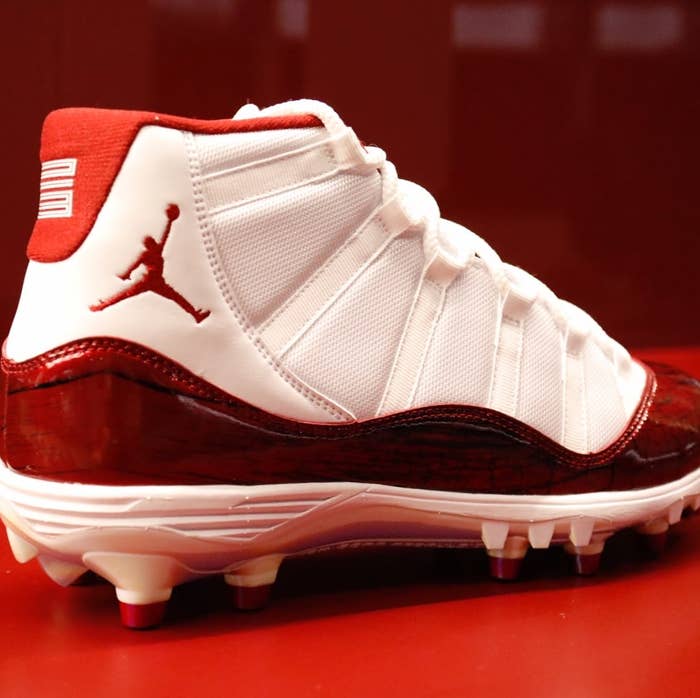 air-jordan-11-oklahoma-sooner-foot-ball-pe