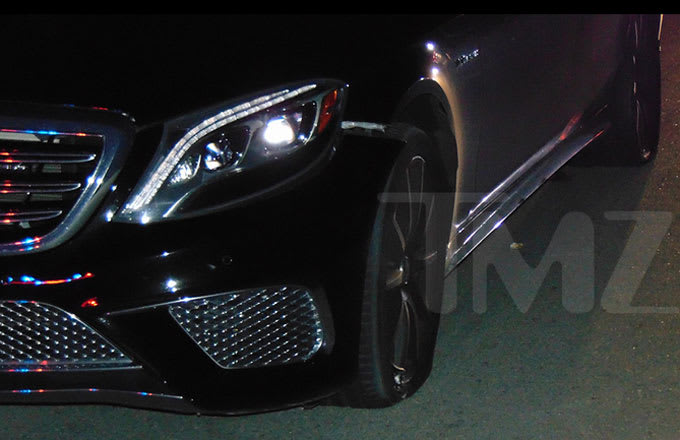 Damage is shown on Tiger Woods&#x27;s car during the night of his DUI.