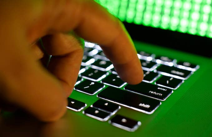 hacker 6 years posing as fbi to target porn users